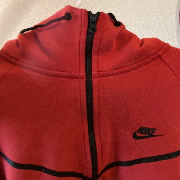 Nike - Large - Tech Fleece - Red - Large - Picture 3 of 10